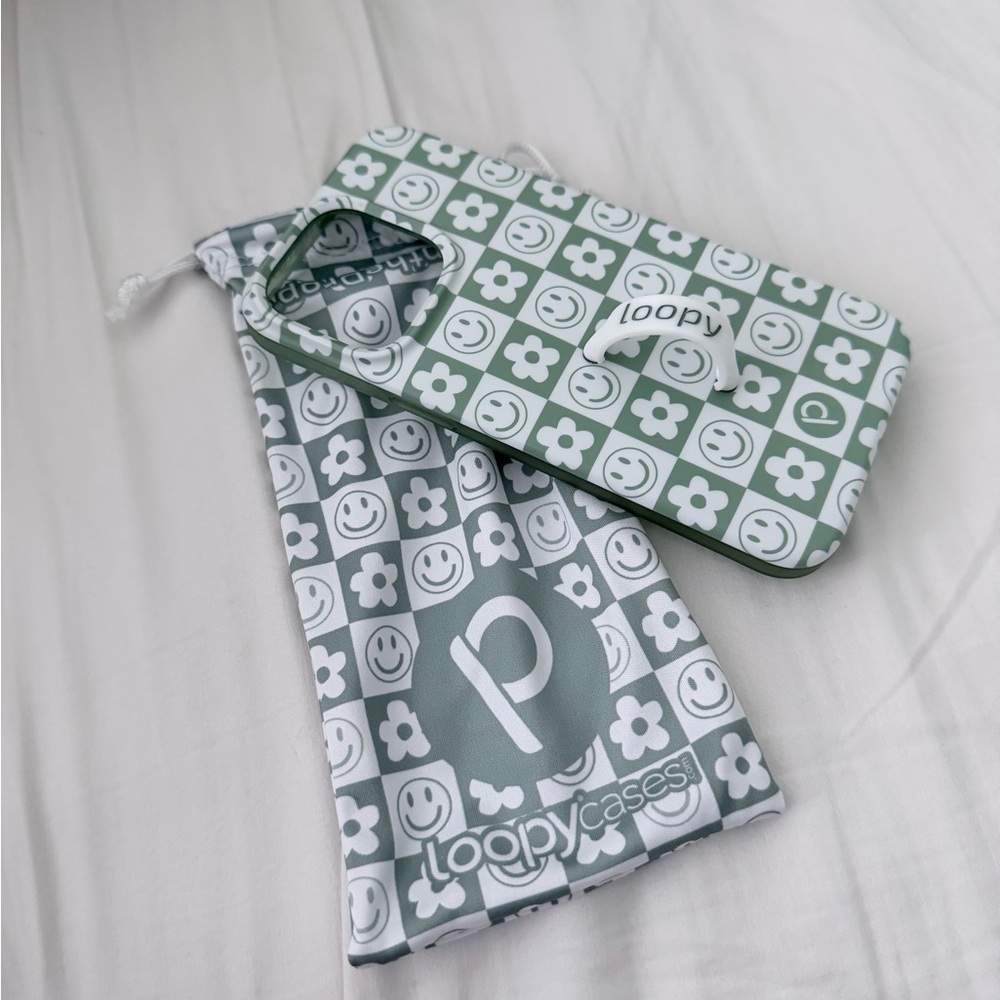 Loopy Case Green and White Smiley Phone Case